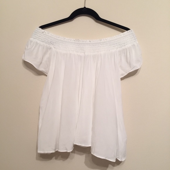 Aritzia Tops - Off-Shoulder Top